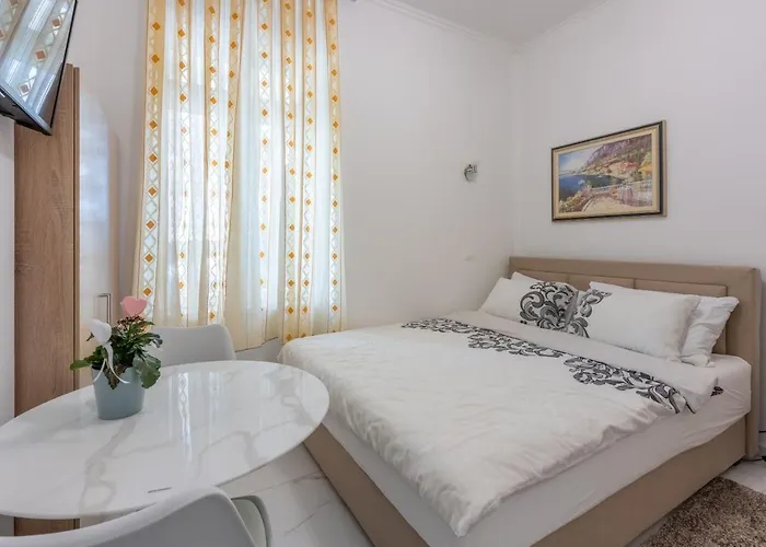 Lucia Apartmán *